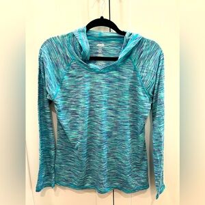 Lightweight, long sleeve Avia running shirt